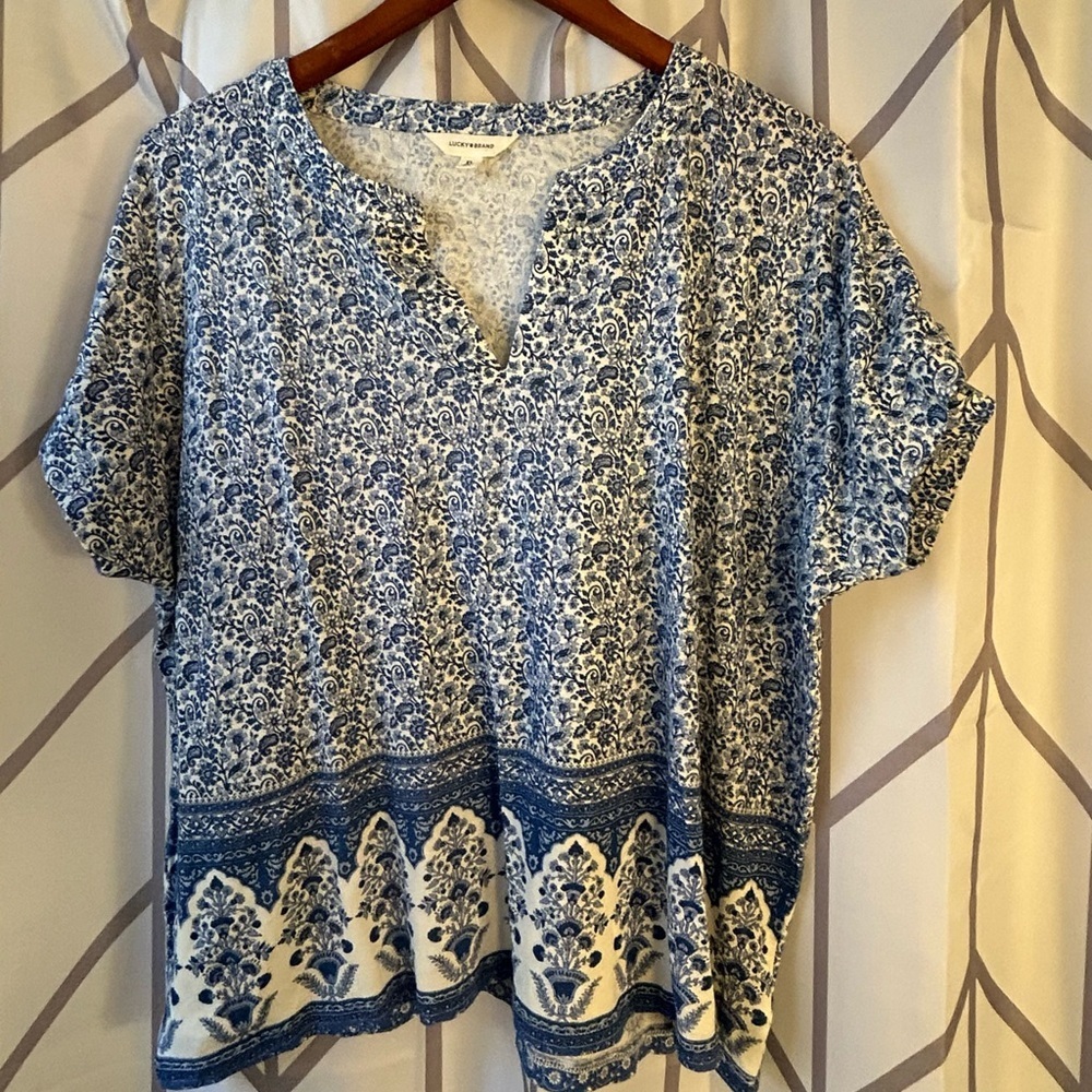 Lucky Brand Blue and White Patterned Blouse